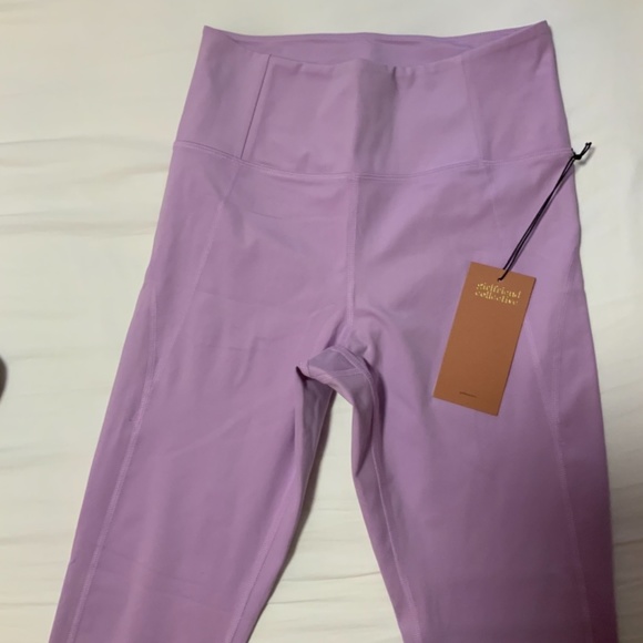 HIGH RISE COMPRESSIVE LEGGINGS - Picture 2 of 4